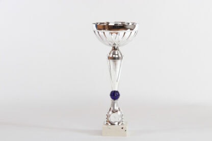 Coppa silver con sfera blu e porta medaglie su base h33 d140